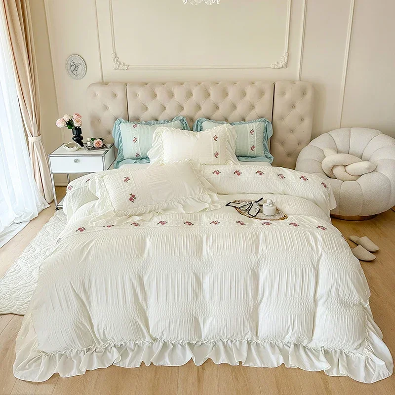 

Elegant French Lace Ruffles Bedding Set Soft Skin-friendly Seersucker Princess Wedding Duvet Cover With Bed Sheet Pillowcases