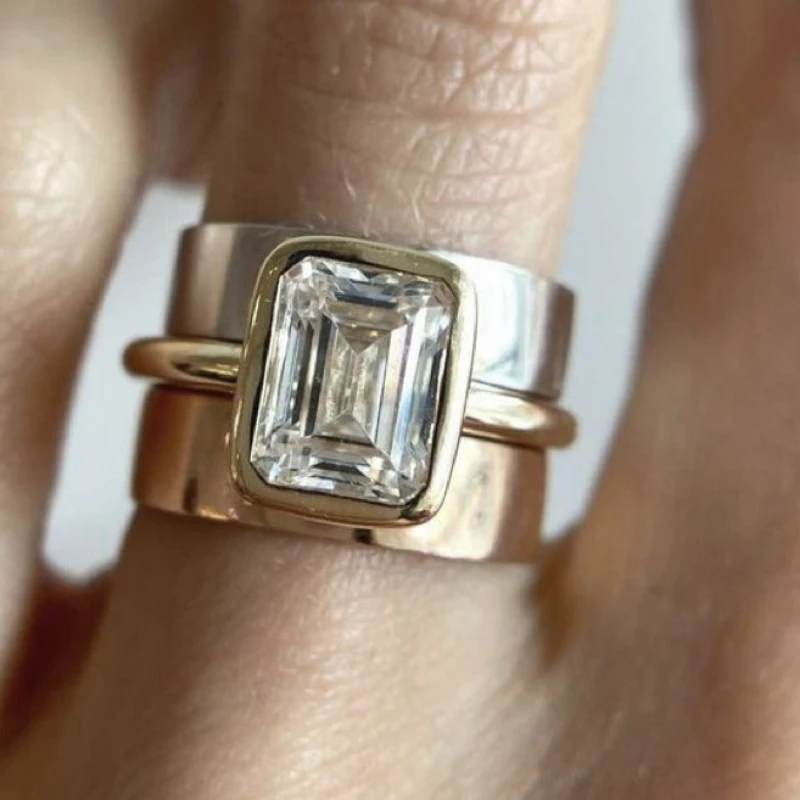 Simple Two-Color Square Artificial Gemstone Copper Jewelry Ring for Ladies. Suitable for Daily Wear and Commuting.