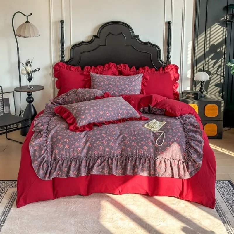 Parure de lit quatre pièces en coton imitation, fil froissé double couche, kapok lavable, motif festif et romantique, grande jupe de lit rouge