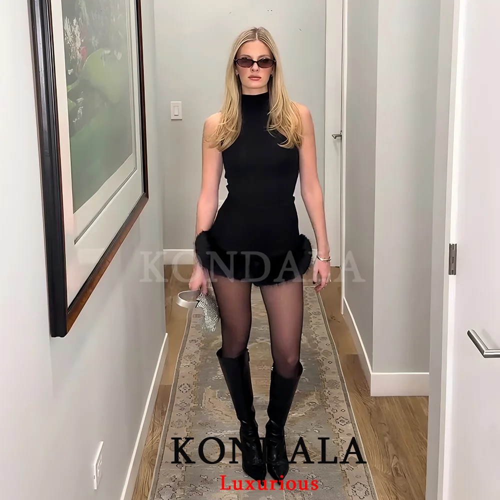 KONDALA شورت مثير أنيق من الفرو الأسود مُزين بقطع القماش للنساء موضة 2026 شورت للحفلات المسائية والنوادي بأرجل واسعة أنيق Y2K فتاة السنة الجديدة