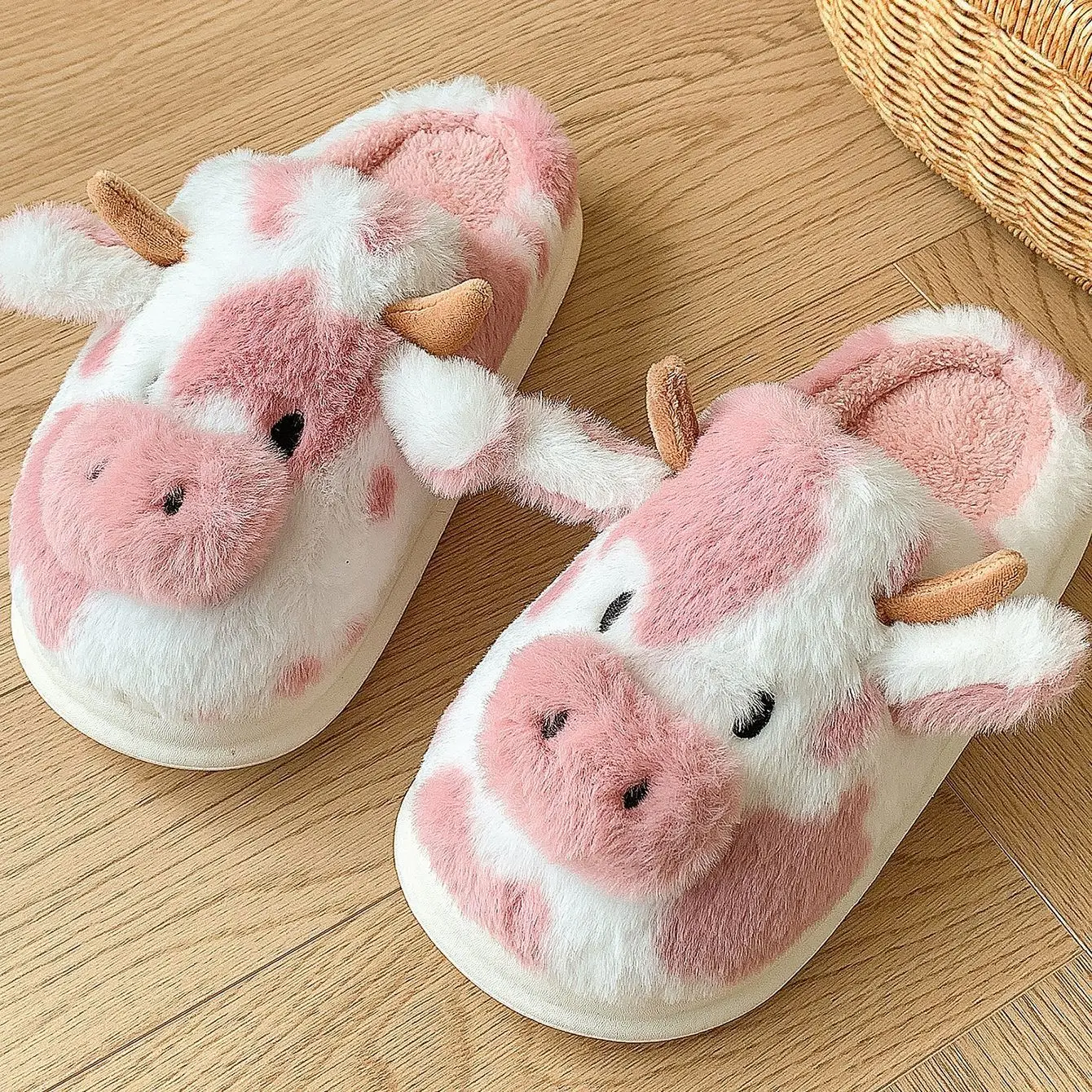 Comwarm Women Winter Cute Plush Cotton Slippers Indoor Warm Non-slip Milk Cow House Slippers Soft Fur Flufy Flat Bedroom Slides