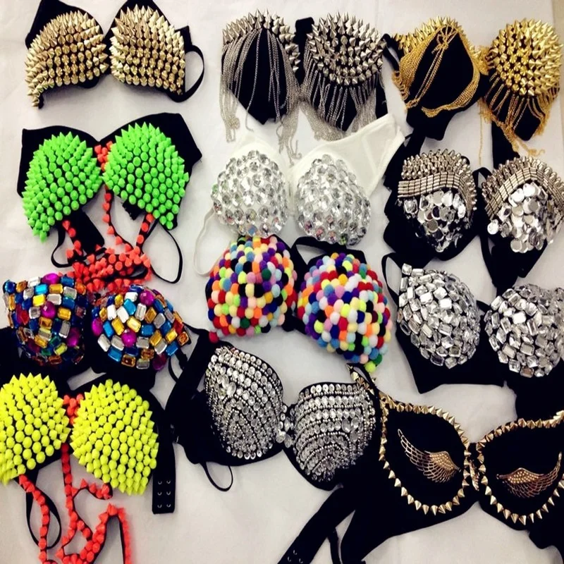 

Ночной клуб платье с открытыми плечами, сексуальное мульти цветная дрель заклепки водяная дрель бюстгальтер и шорты, туфли для танцев на шесте бар показать бюстгальтер