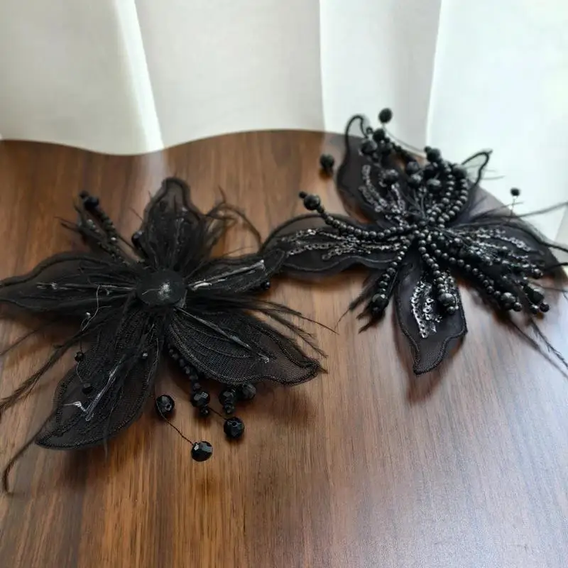 1 Stück Kristallblumen-Spitzenapplikation mit Perlen und Federn, 3D-Organza-Blumenapplikation, gedrehter Draht, handgefertigt, zum Aufnähen, DIY-Nähzubehör – Detail 10