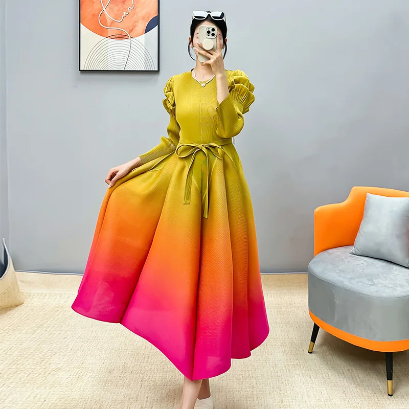 

Miyake Dress Women Autumn 2023 New Temperament Slim Round Neck Gradient Bud Sleeve Lace Pleated Long Evening Dresses Outfit