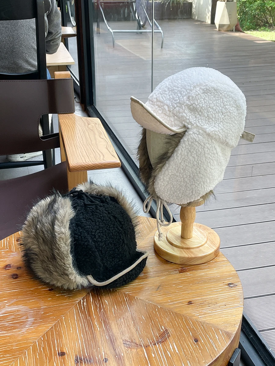 Vintage Autumn Winter Warm Plush Ear Protection Lamb Wool Lei Feng Hat Windproof Flying Hat Baseball Cap for Men