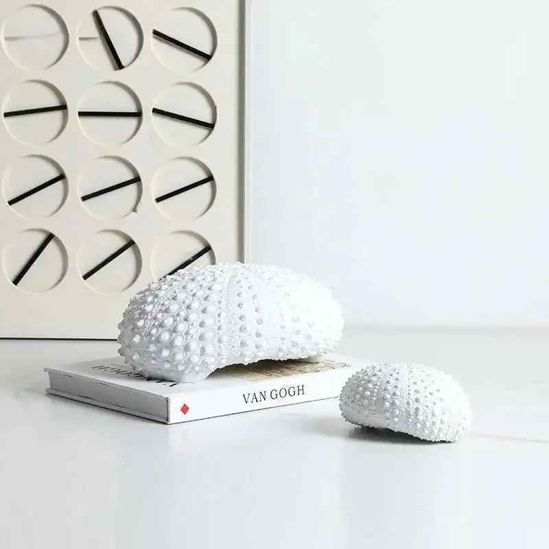Resin Handicrafts White Abstract Sea Urchin Shells Irregular Spiny Ball Ornament Decorative Figurines Home Decoration