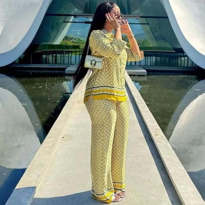 Setelan Dua Potong Motif Commuter, Kemeja Lengan Panjang Kancing Kerah Lebar, Celana Kaki Lebar Pinggang Elastis, Setelan Fashion Pakaian Wanita Terbaru