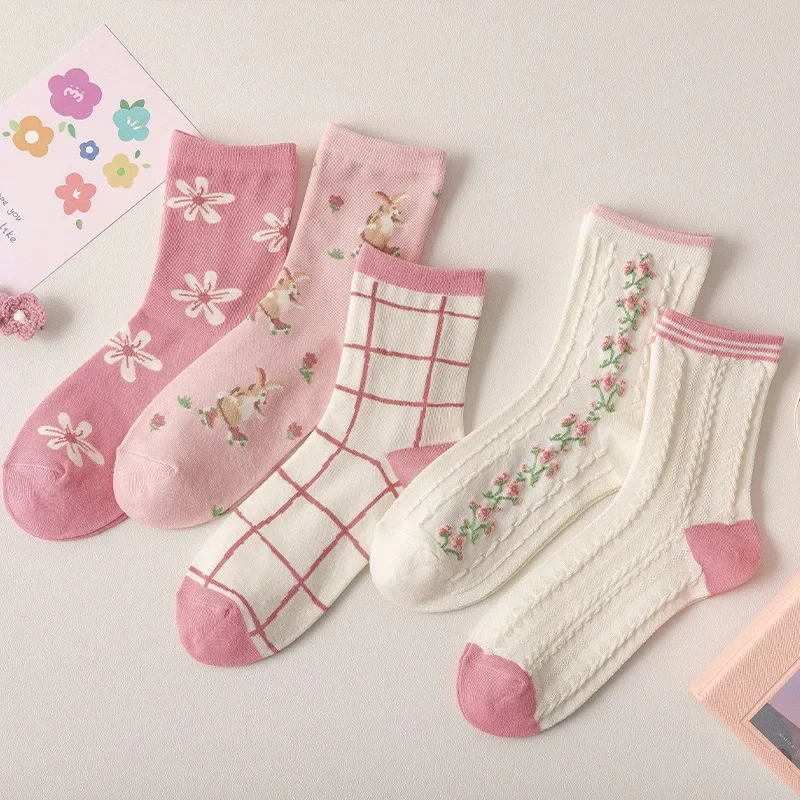 

2024 spring and summer new female pink twisted tube socks sweet and small floral cute student kawaii socks