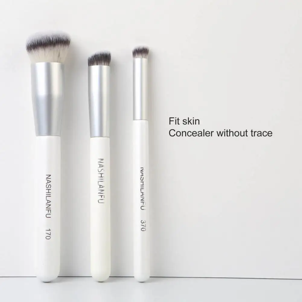 Foundation Brush Beveled Head Concealer Brush Strong Grasping Power Anti-slip  Useful Professional Foundation Cosmetic Tool