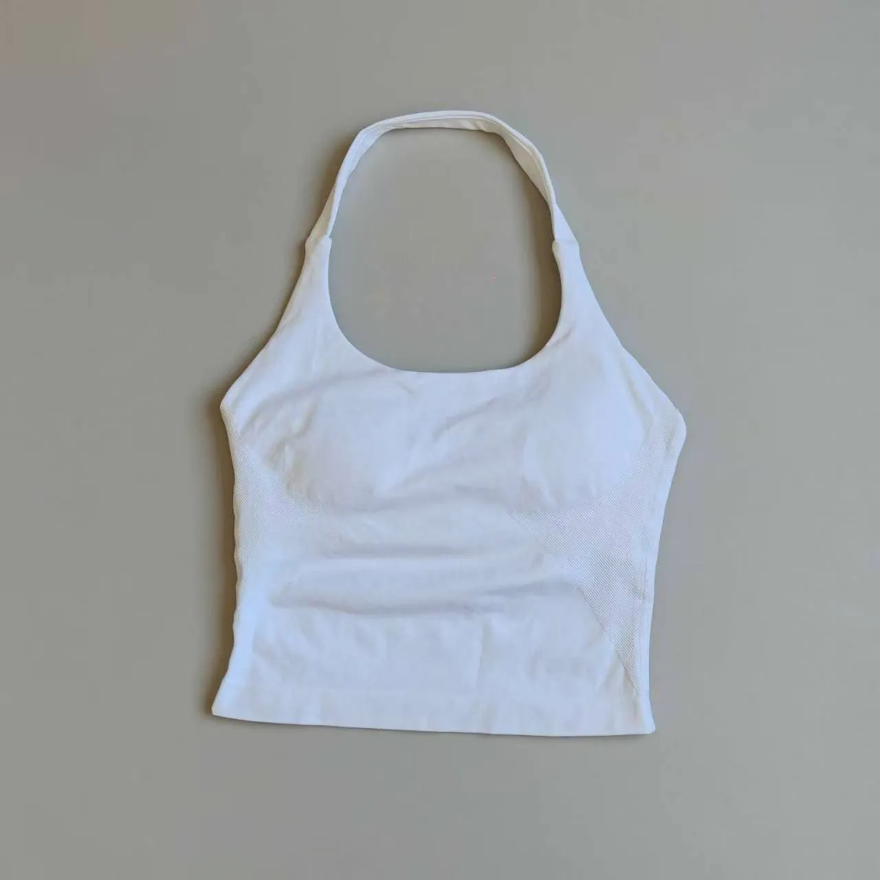 Nahtloser Neckholder-Sport-BH mit schönem Rückendesign, Push-up, stoßfest, schnelltrocknend, atmungsaktiv, schlank geschnittenes Yoga-Oberteil für den Außenbereich. – Detail 7