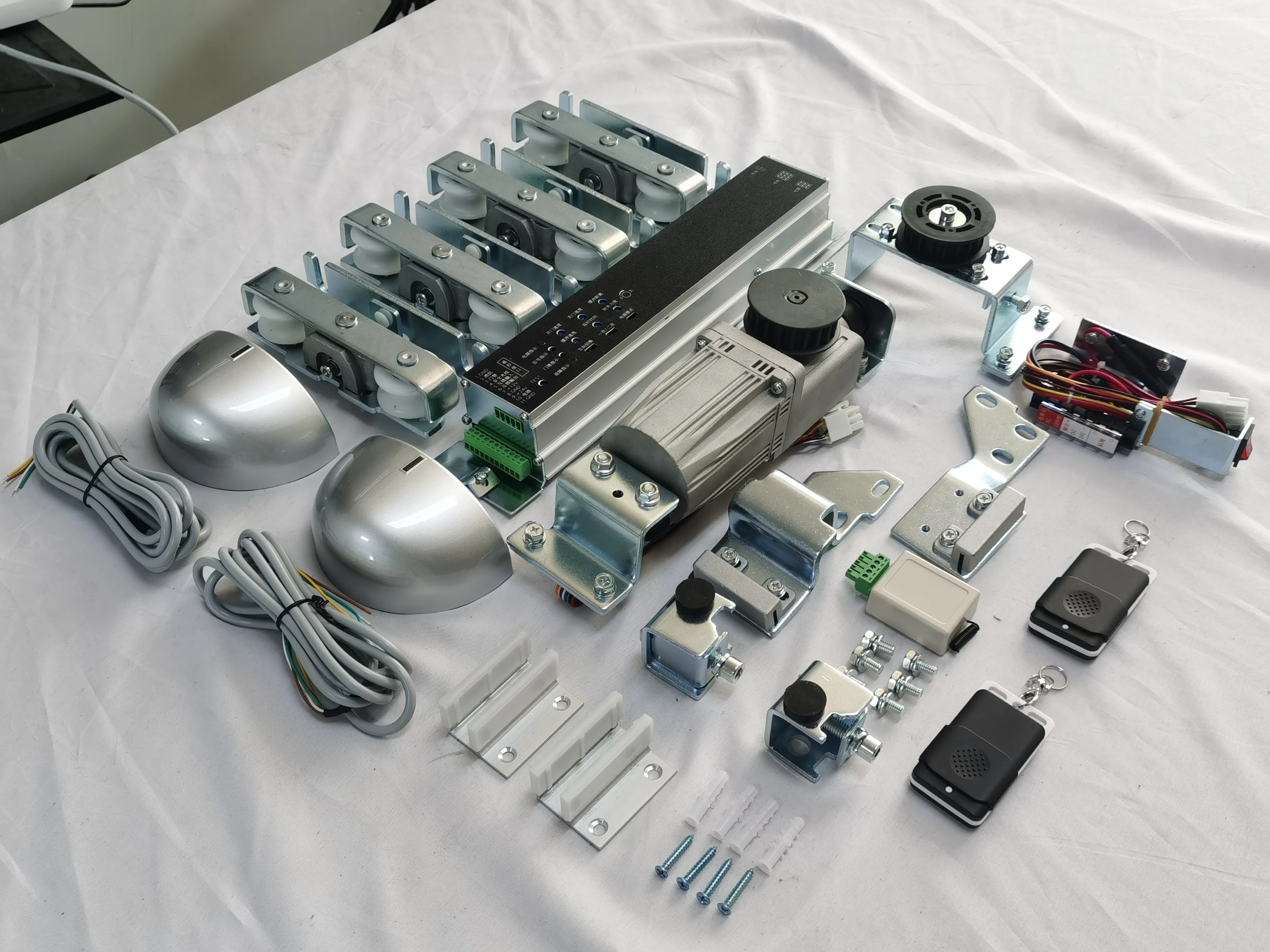 Sensore di sicurezza con peso massimo da 300 kg per apriporta in vetro ampiamente utilizzato in ufficio