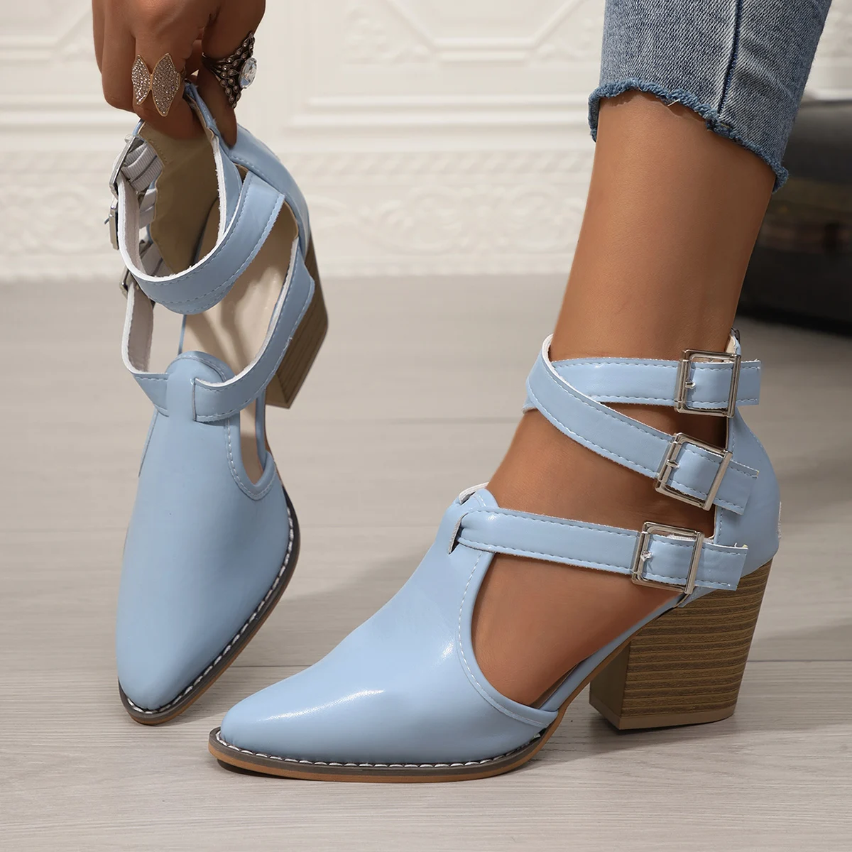 

Woman Sandals Shallow Mouth Classic Style Woman Shoes Casual Chunky Heels Sandals Woman fashion Round Toe Burgundy Straps shoes