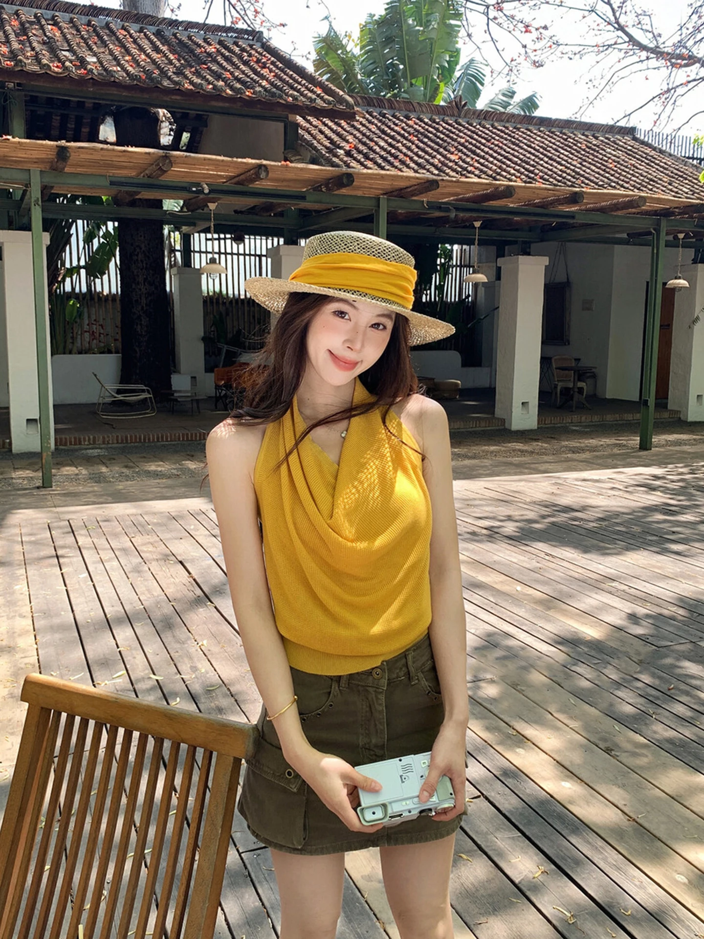 

Женский вязаный жилет ChuQing: новая весенняя модель, без рукавов, с V-образным вырезом, открытой спиной, модный повседневный топ с завязками на шее