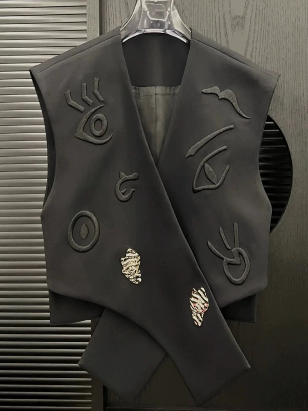 الخريف الشتاء عبر على شكل غير النظامية تصميم التطريز دعوى سترة امرأة زر معدني أزياء أنيقة قصيرة نمط دعوى صدرية #4