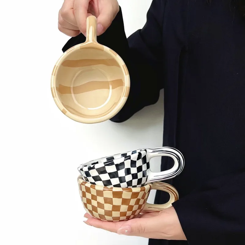 1 Stück Kreative Keramik-Teetasse mit Karomuster, Unregelmäßige Schachbrettmuster-Kaffeetasse