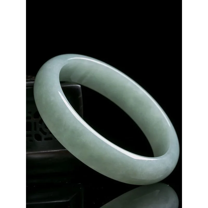 Light green , ice-waxy jade bracelet
