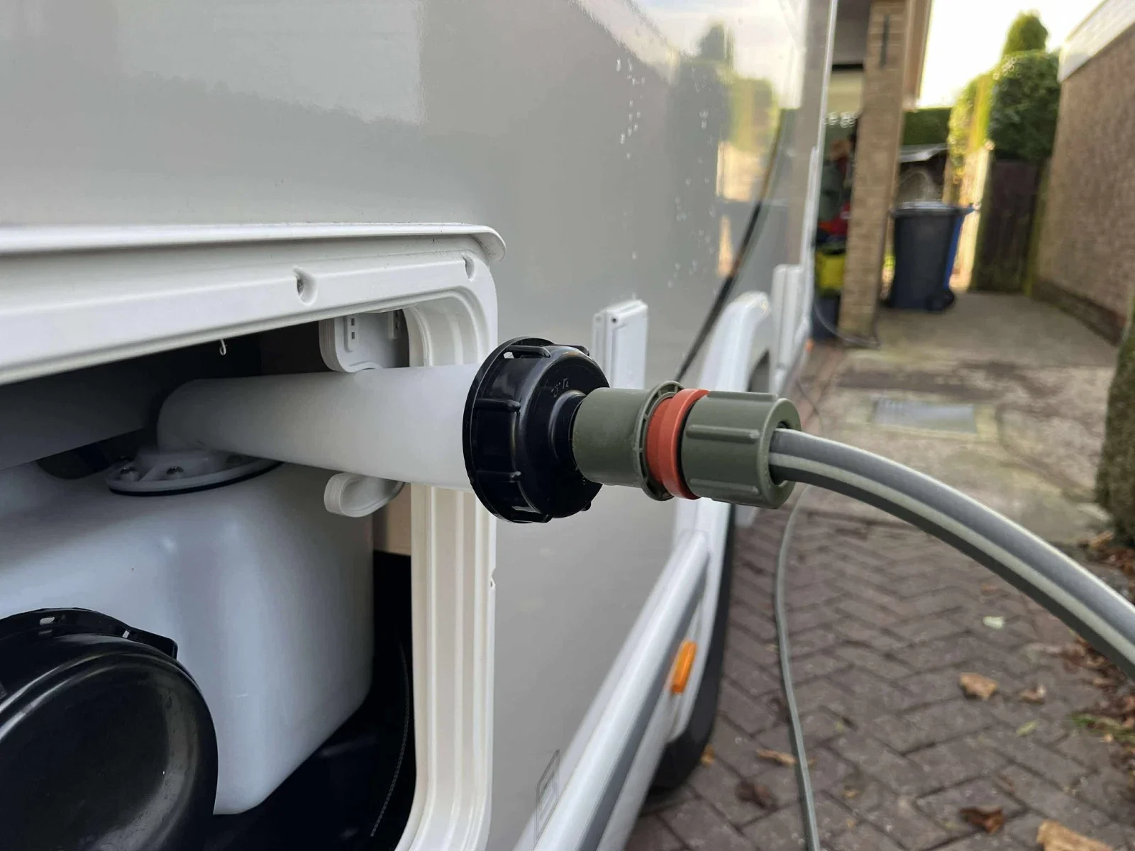 Крышка заливной горловины для дома