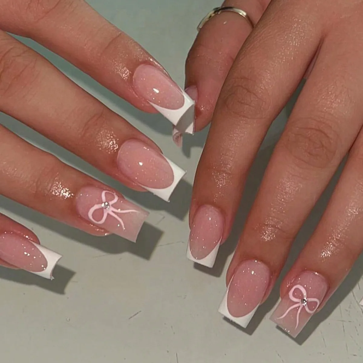 

24Pcs Mid-length Square Head Nails Set Press on White French Bow Design Fake Nail Rhinestone Reusable Full Cover False Nail Tip