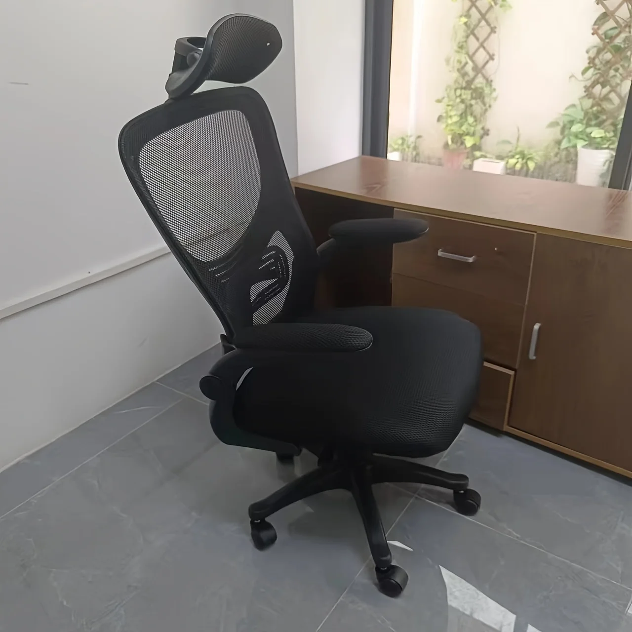 

Home office chair, gaming chair, equipped with adjustable headrest, lumbar support, and reversible armrests - load capacity 85kg