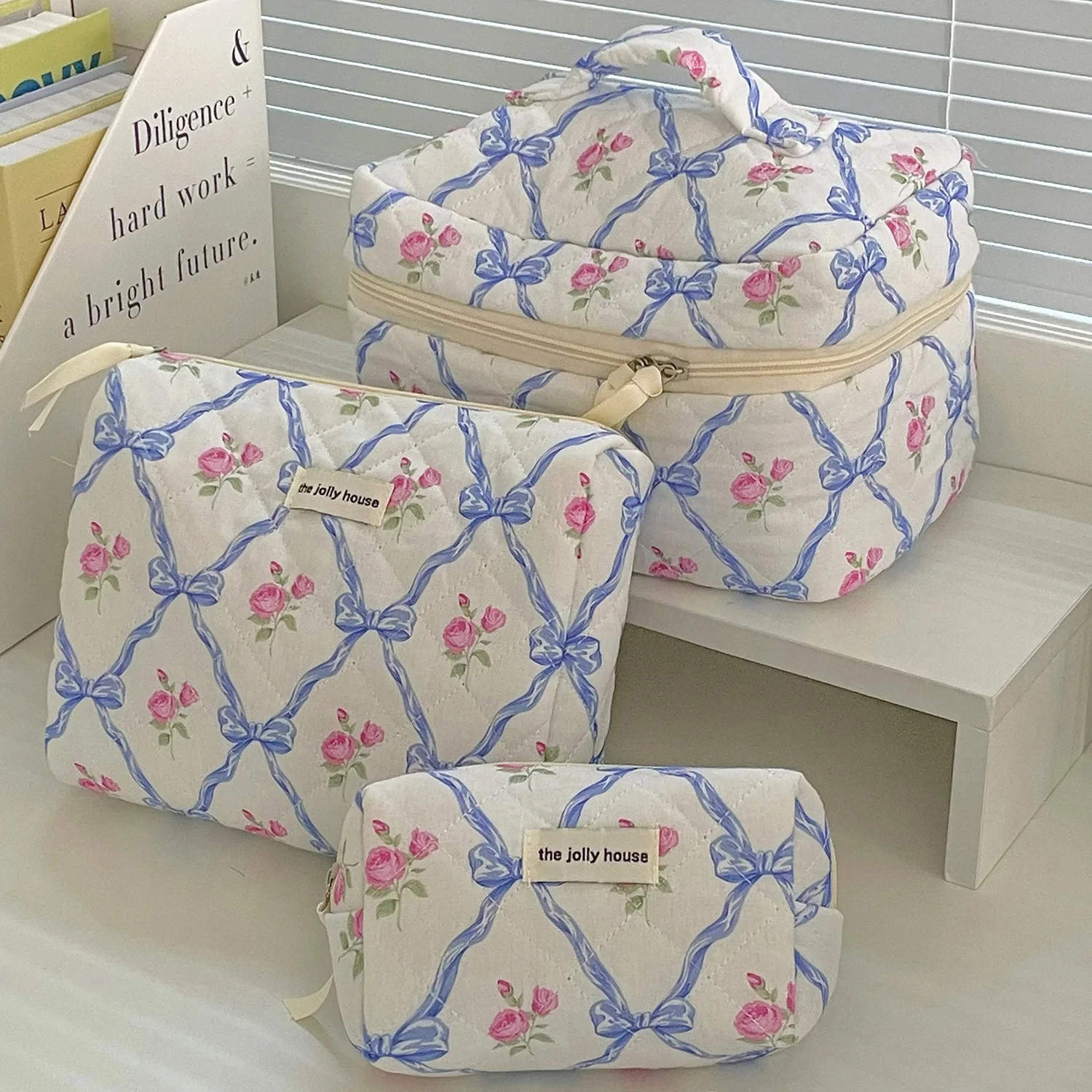 Cute Bow Flower Quilting Cotton Makeup Bag Women Zipper Cosmetic Organizer Female Cloth Handbag Portable Toiletry Case for Girls