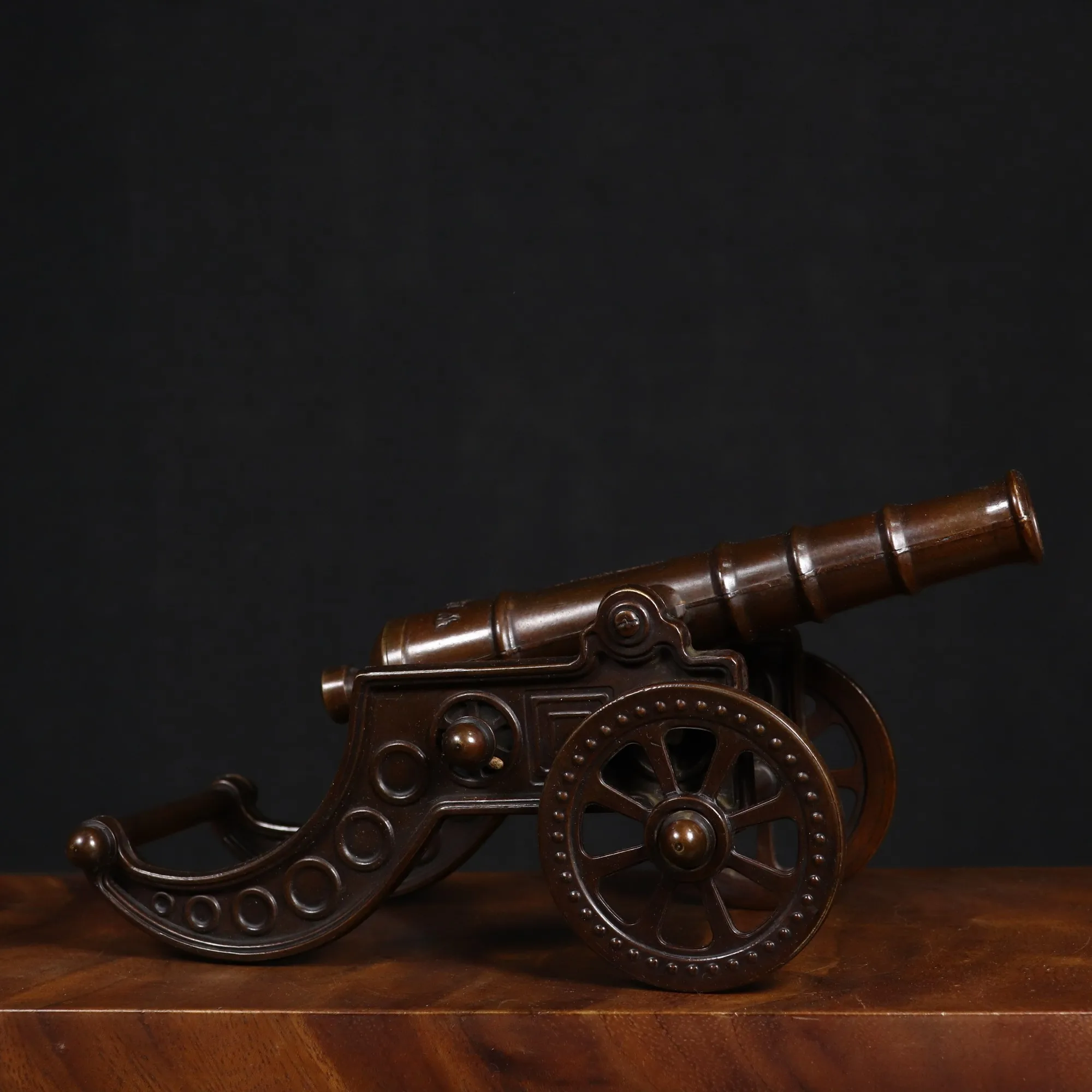 

High-Quality Pure Copper Cannon Shape Figurine - Exquisite Home Decor Art Piece, Affordable Craftsmanship