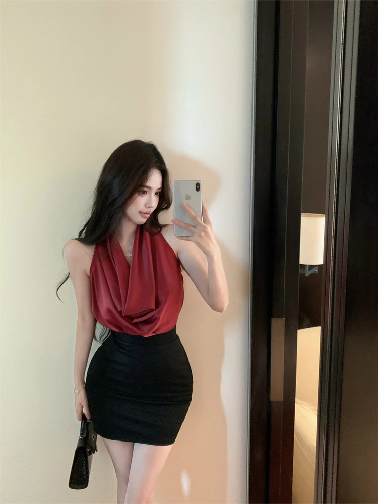 

Fashionable Red Sleeveless Vest Top And Short Skirt Two-Piece Set for Petite Women Spring 2026 Casual Style Polyester Fabric