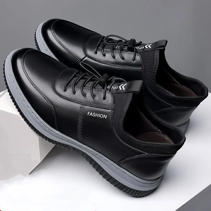 Leisure sports leather shoes for men in autumn 2023 new breathable walking low cut soft sole soft surface anti slip board shoes