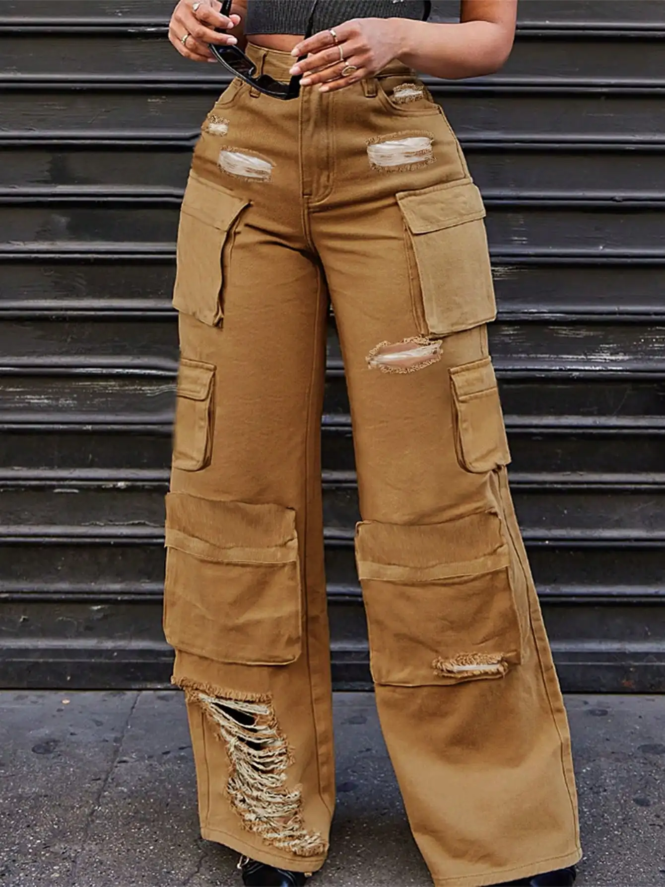

Женские джинсы-карго с эффектом потертости, широкие штанины, высокая талия, много карманов, в стиле стритвир