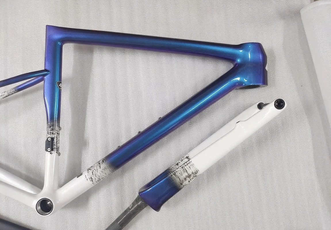 

2025 SL8 Carbon Road Frameset Thread BB Di2 Only Full Internal Routing 700C Wheels Disc BrakeThru-Axle Custom Paint