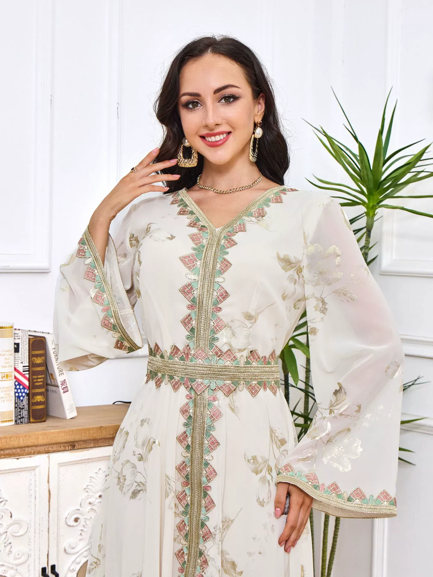 

Middle Eastern Muslim Luxury Fashion Robe Women's New Style Hot Stamped Embroidered Lace Fashion Islamic Zhai Moon White Dress