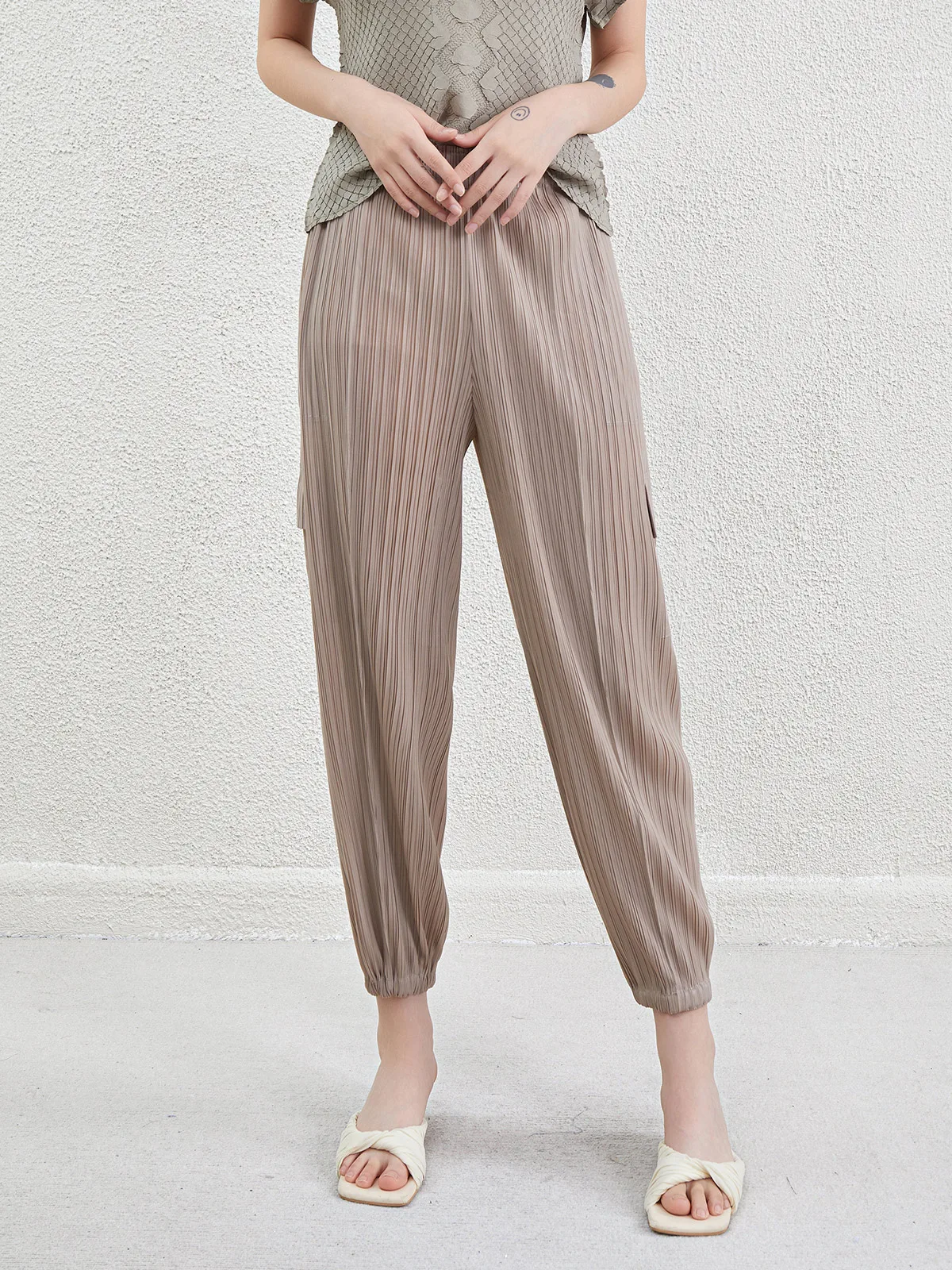 Miyake 2025 Summer Pleated Harem Pants Pocket Women's Fashion Trend High Waist Solid Color Casual Pants for Women