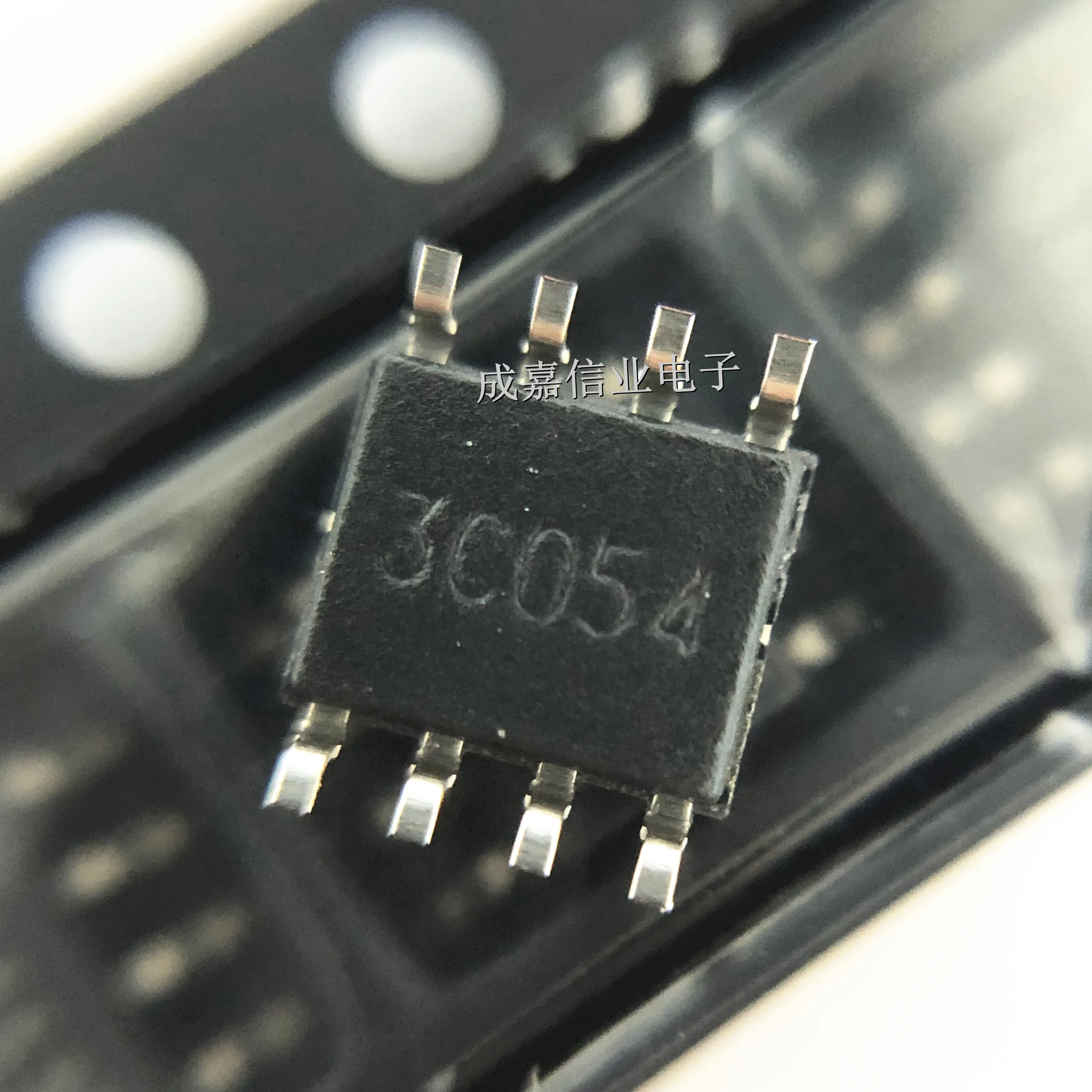 10pcs/Lot SA5532DR SOP-8 SA5532 Operational Amplifiers - Op Amps 2 Channel 10 MHz