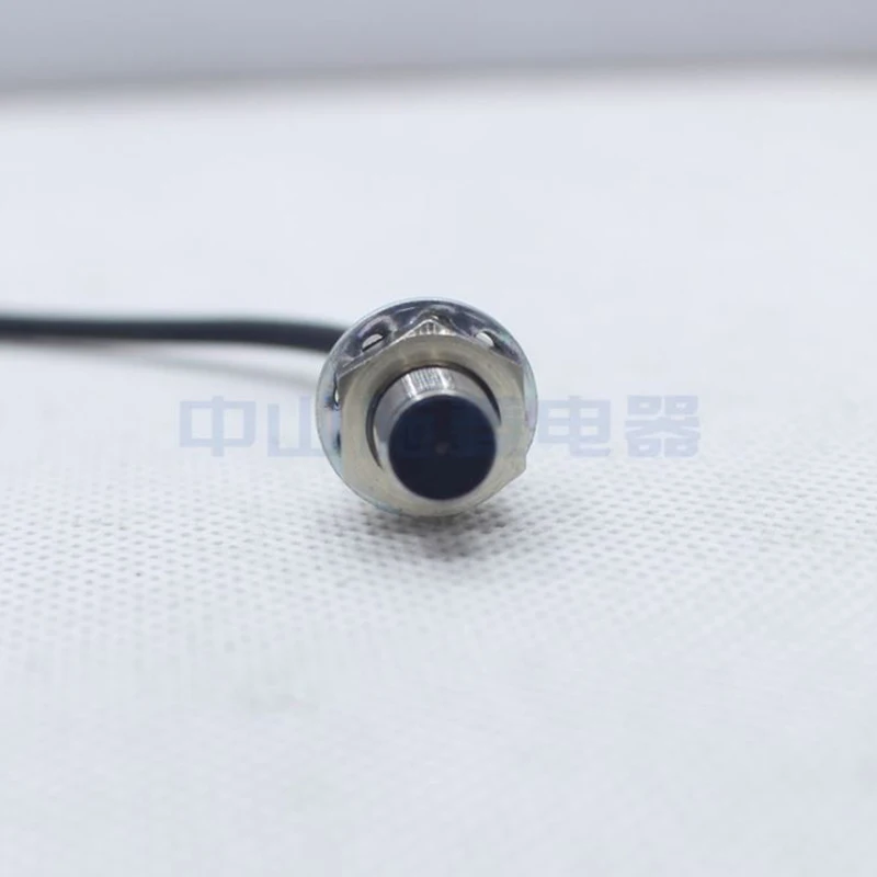 GX-8MU Cylindrical Proximity Sensor contactless DC dual-wire output detection range of 0-1.6mm Original and genuine goods