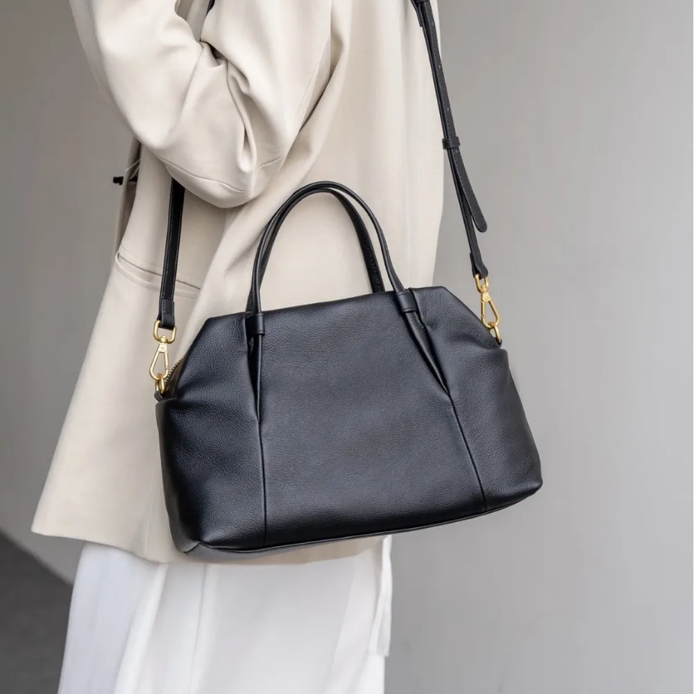 

Leather Women's Bags, Pillow New First-layer Cowhide Single Shoulder Oblique Span Loose and Casual, Fashionable and Versatile