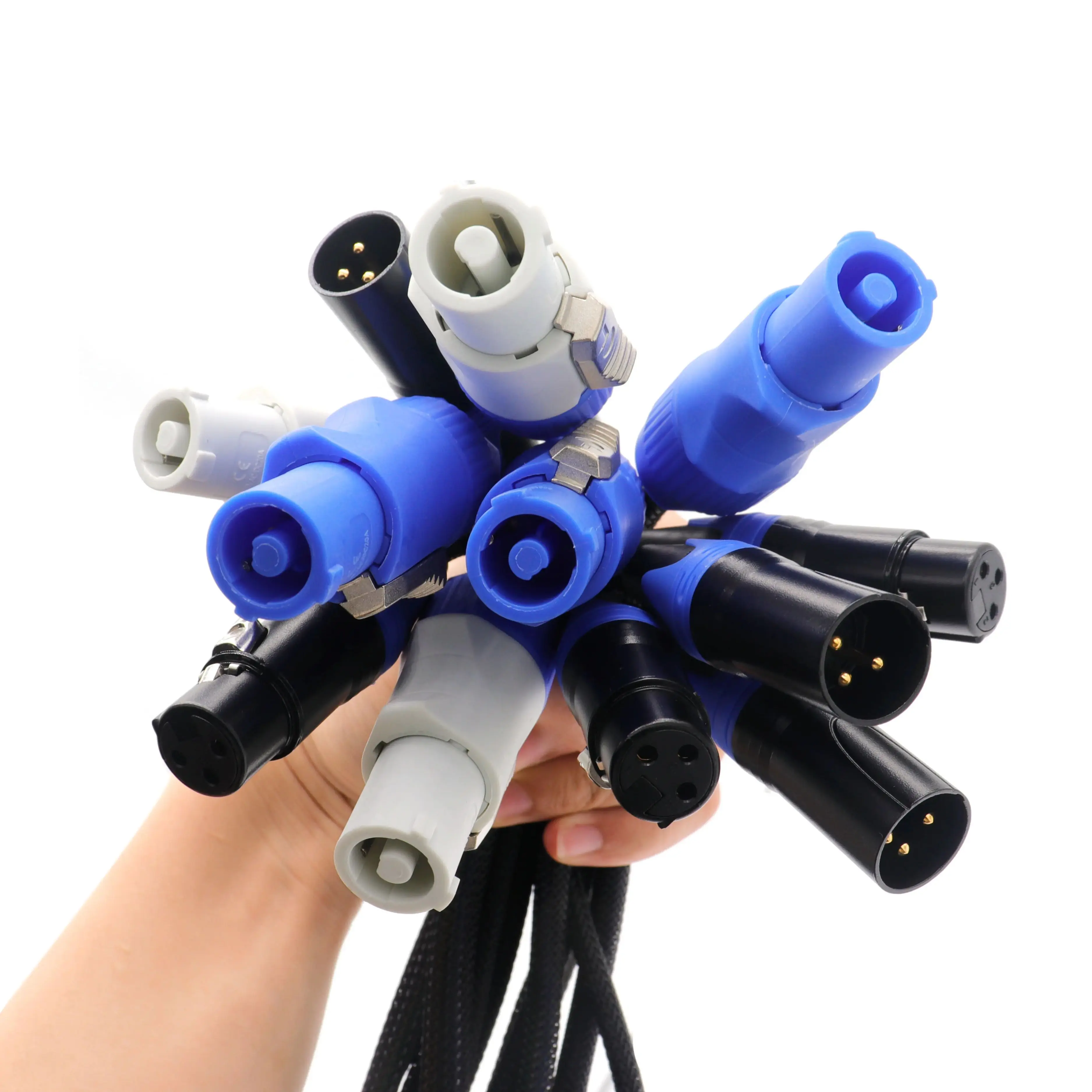 

Комбинированный кабель Powercon и DMX длиной 1–5 м — разъем PowerCON IN/OUT и XLR для сценических осветительных машин