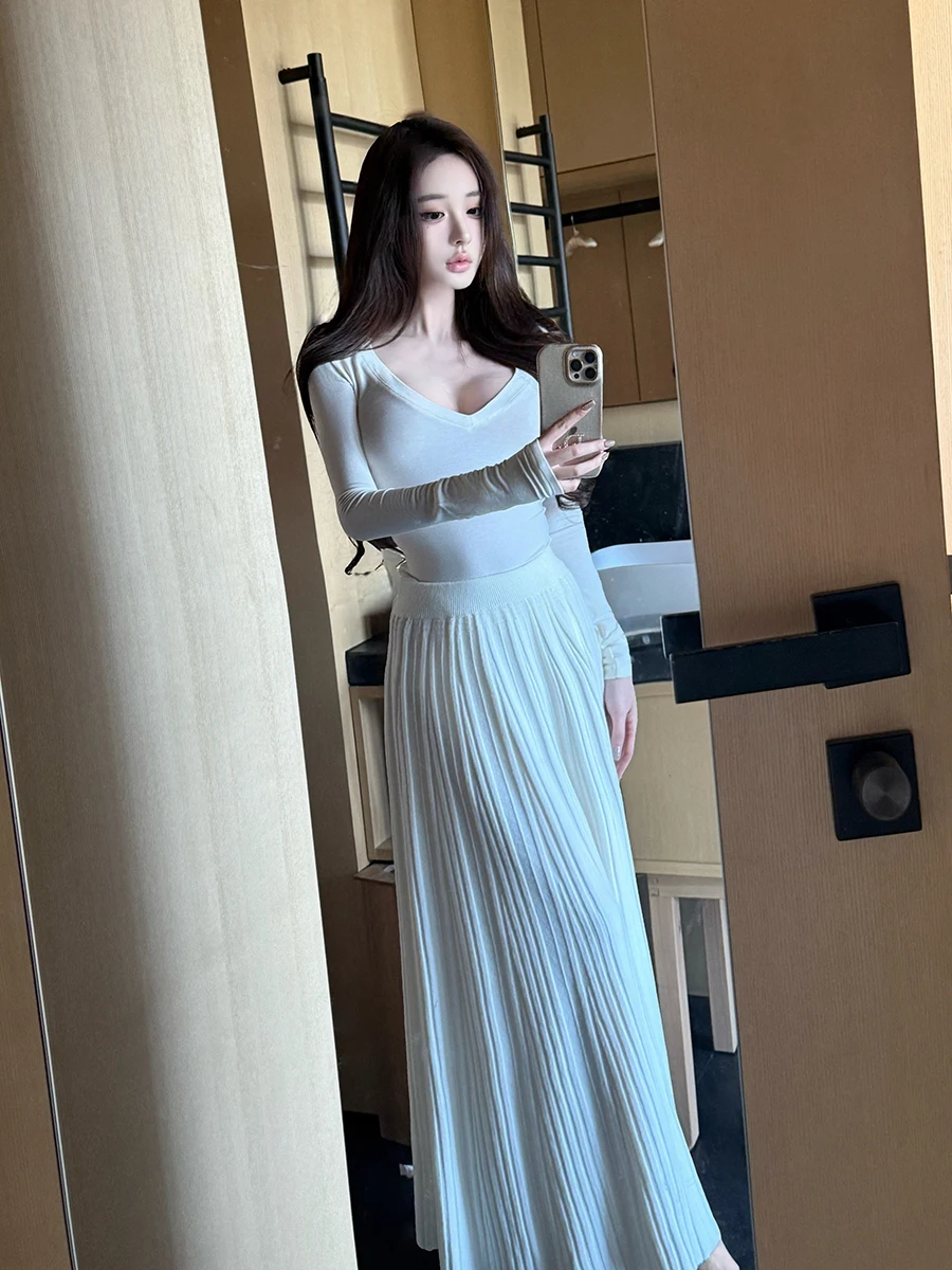 

Style Loose Fit V-Neck Top Women's Summer Cotton Polyester Blend Short Sleeve T-Shirt Sexy Slimming Inner Wear