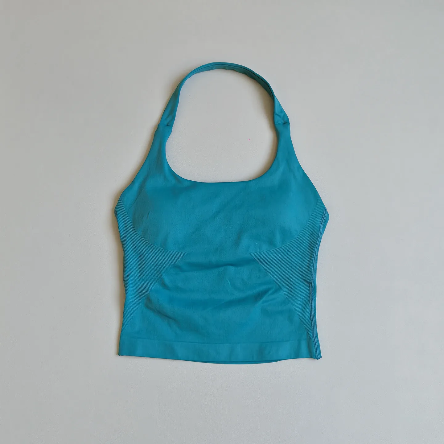 Nahtloser Neckholder-Sport-BH mit schönem Rückendesign, Push-up, stoßfest, schnelltrocknend, atmungsaktiv, schlank geschnittenes Yoga-Oberteil für den Außenbereich. – Detail 9
