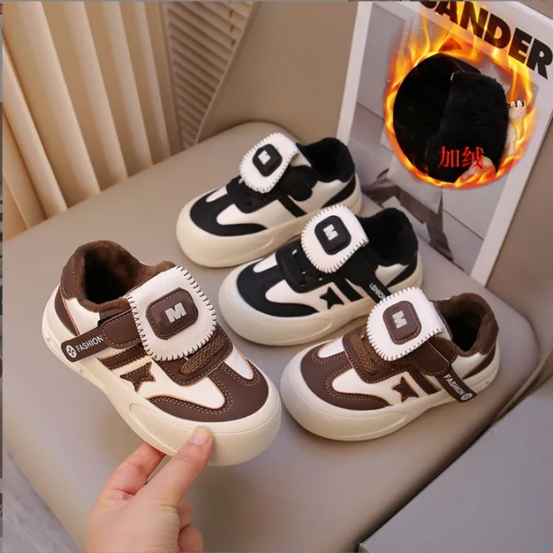 Boys' casual shoes for autumn winter children's board shoes 2025 new style boys' winter sports with plush cotton shoes