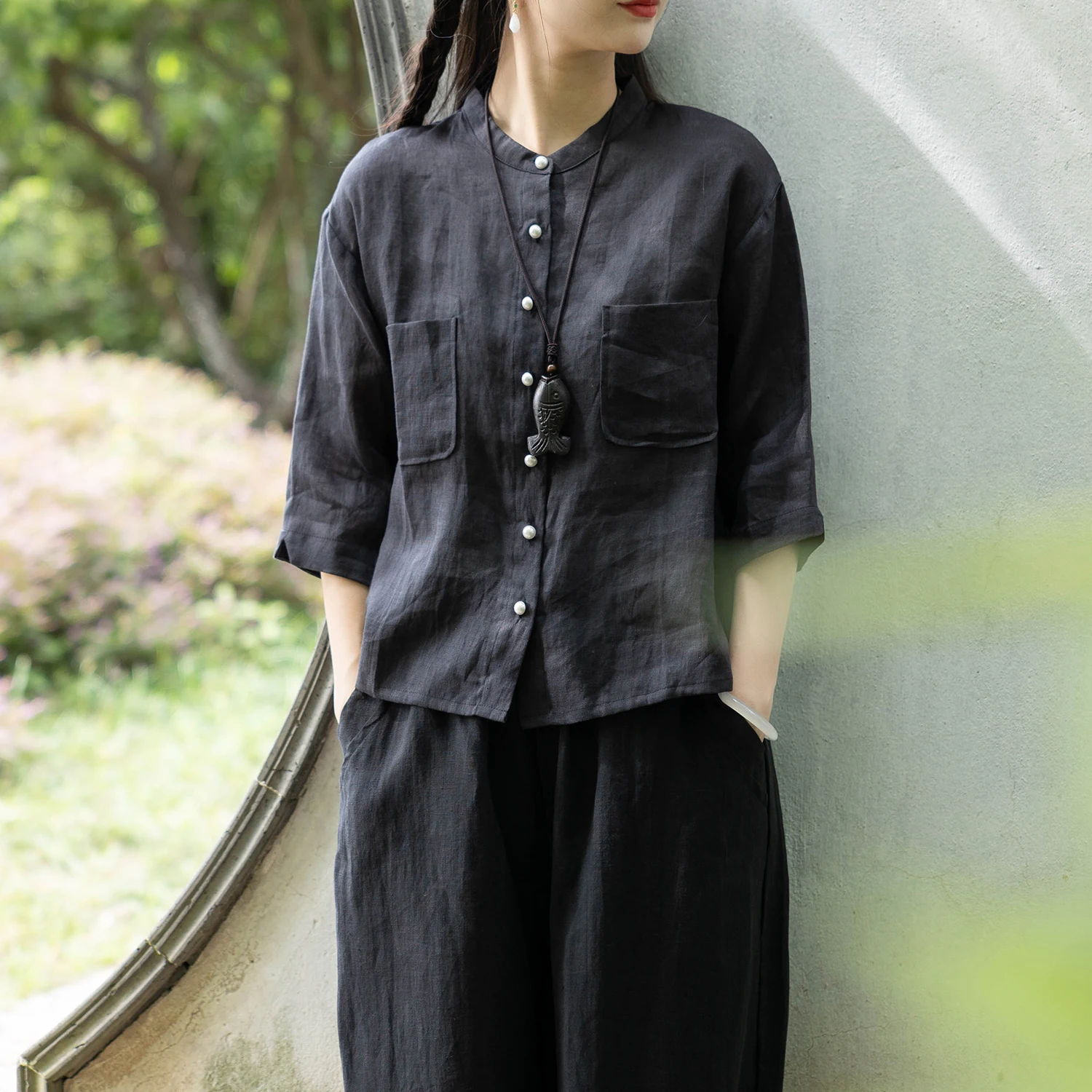 

Хлопково-льняной топ в стиле ретро с жемчужными пуговицами, свободного кроя, коллекция весна, для женщин, дизайнерский, из коллекции Artistic Linen irt Bla Commuter Design Sensation