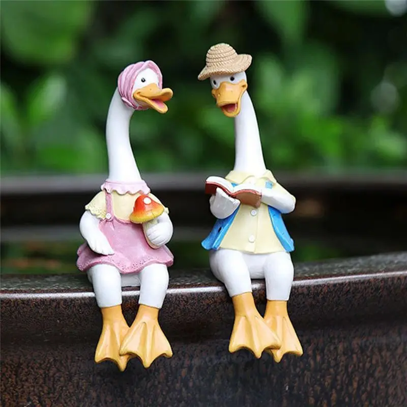 AA73 2Piece Cartoon Resin Cute Sitting Chicken Sculpture Goose Lovers Figurine Gift Decoration For Home B