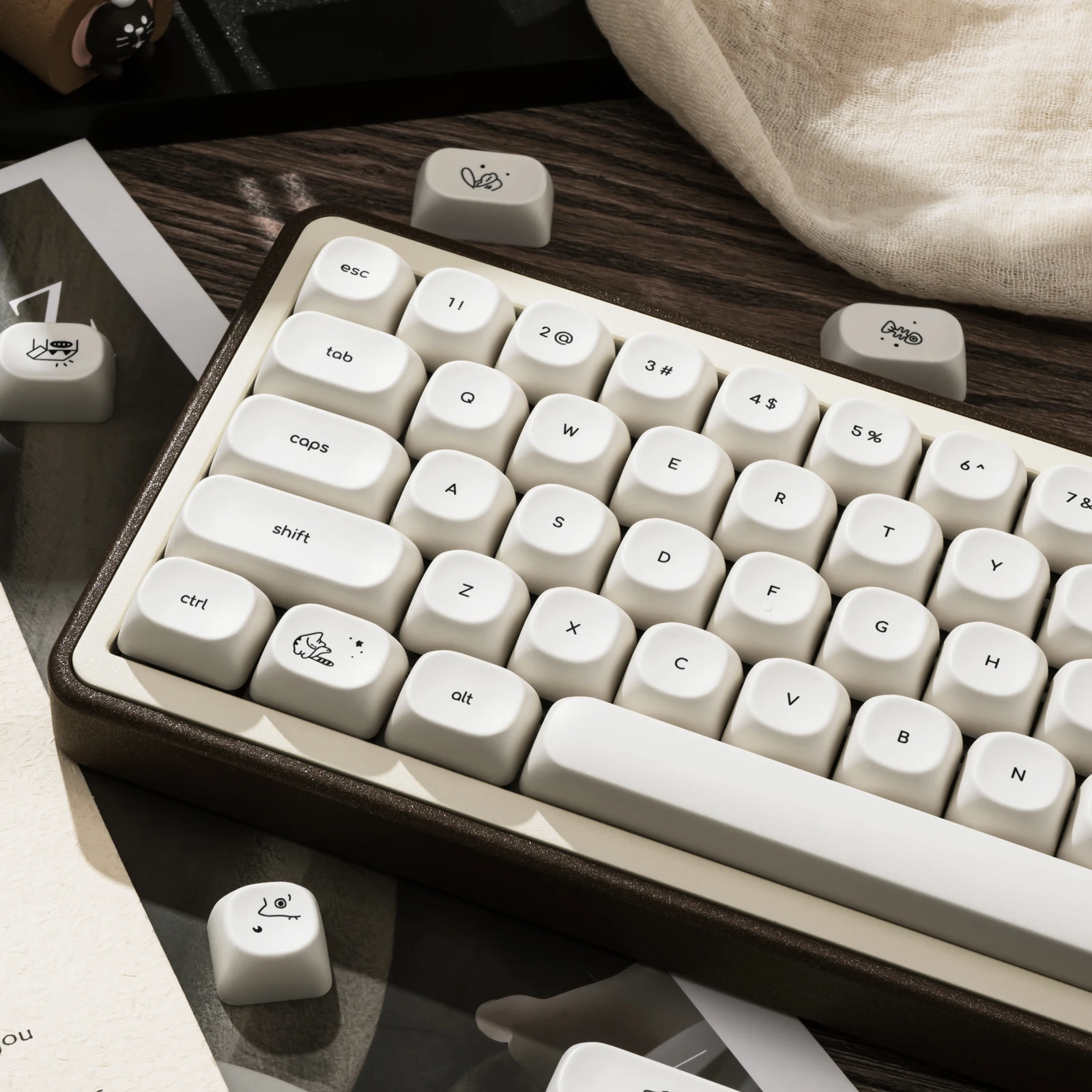 

Молочно-белые колпачки для клавиш с котенком MOA, высота PBT, сублимационные индивидуальные колпачки для клавиатуры