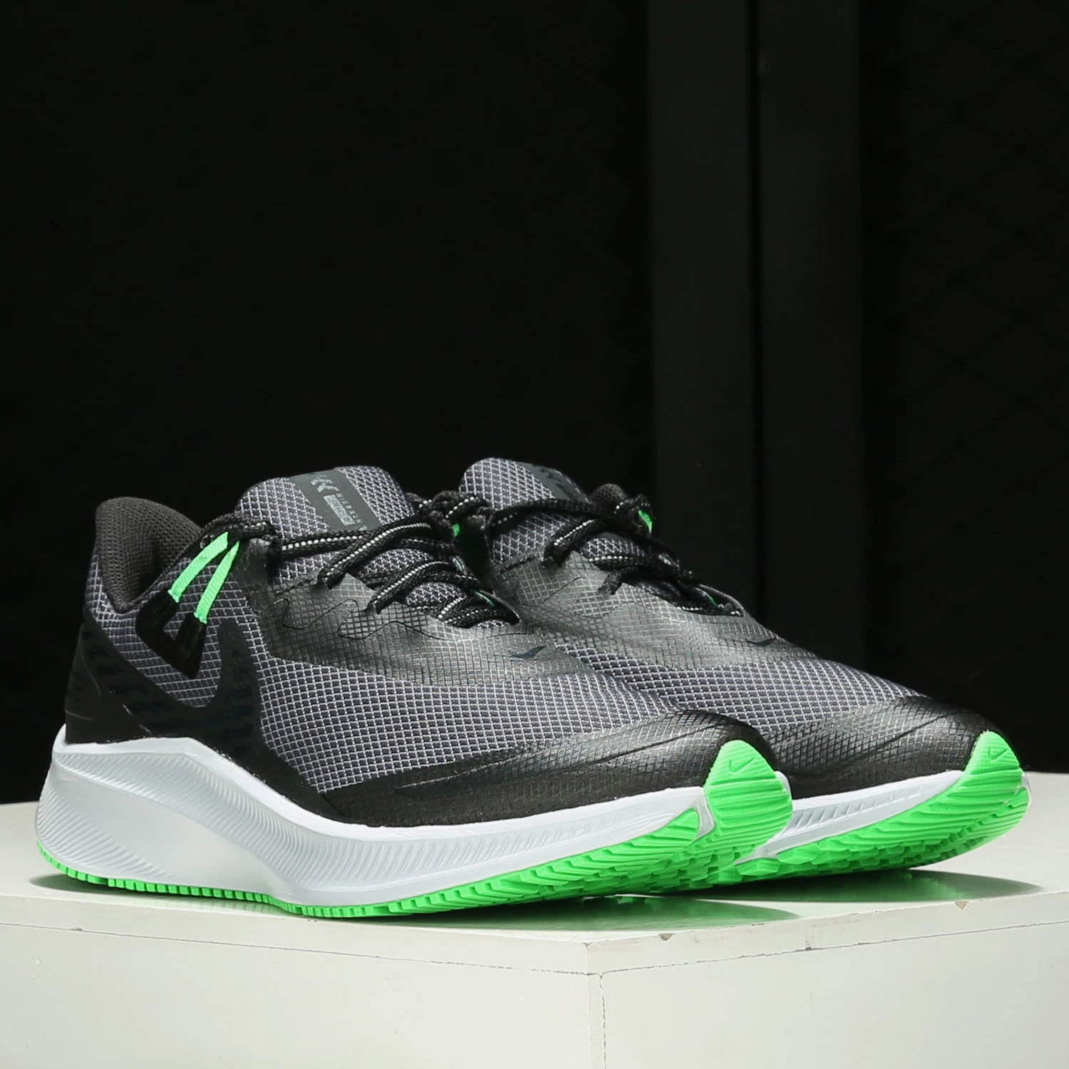 

Официальные мужские спортивные кроссовки Nike QUEST 3, SHIELD CQ8894-010
