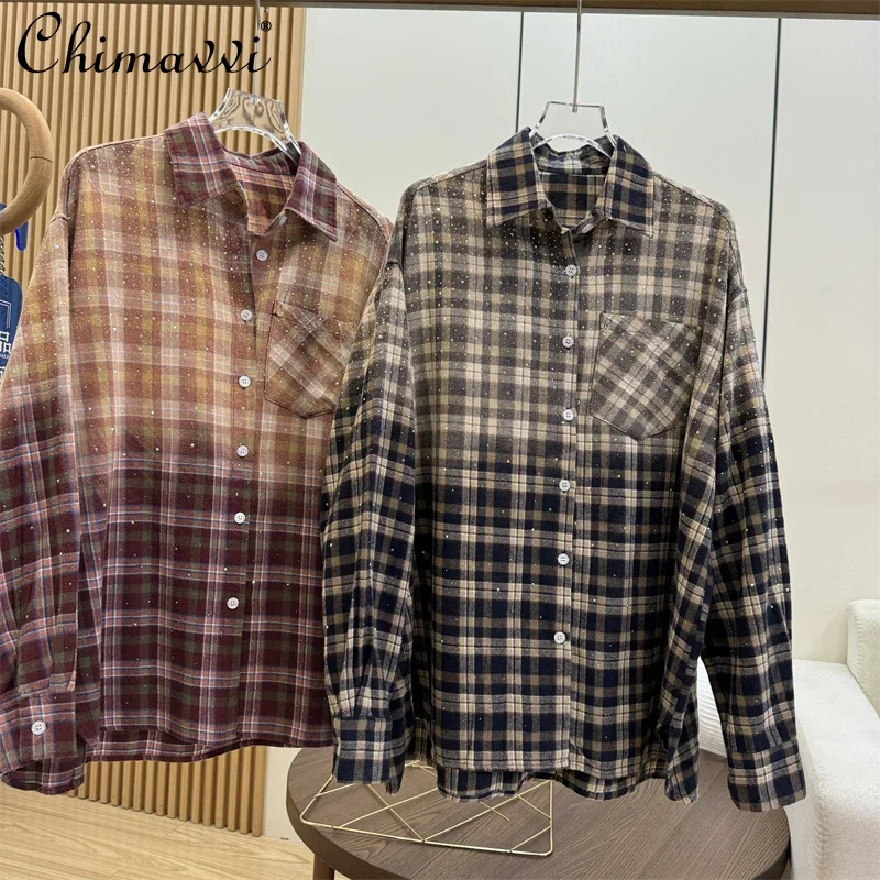 Camicia a maniche lunghe scozzese con diamanti pesanti della stazione europea Primavera Cappotto camicetta impilata casual a maniche lunghe allentato di nuova moda