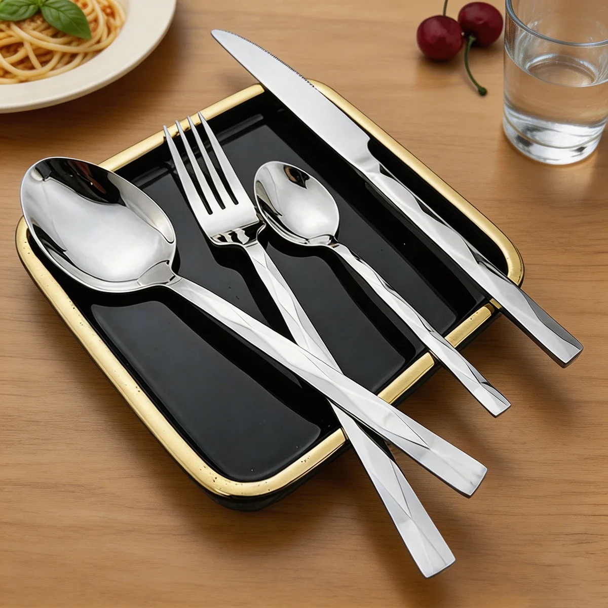 4pcs Western Knife Fork Coffee Spoon Cutlery Set High-quality Mirror Dinnerware Set Silver Stainless Steel Dining Flatware