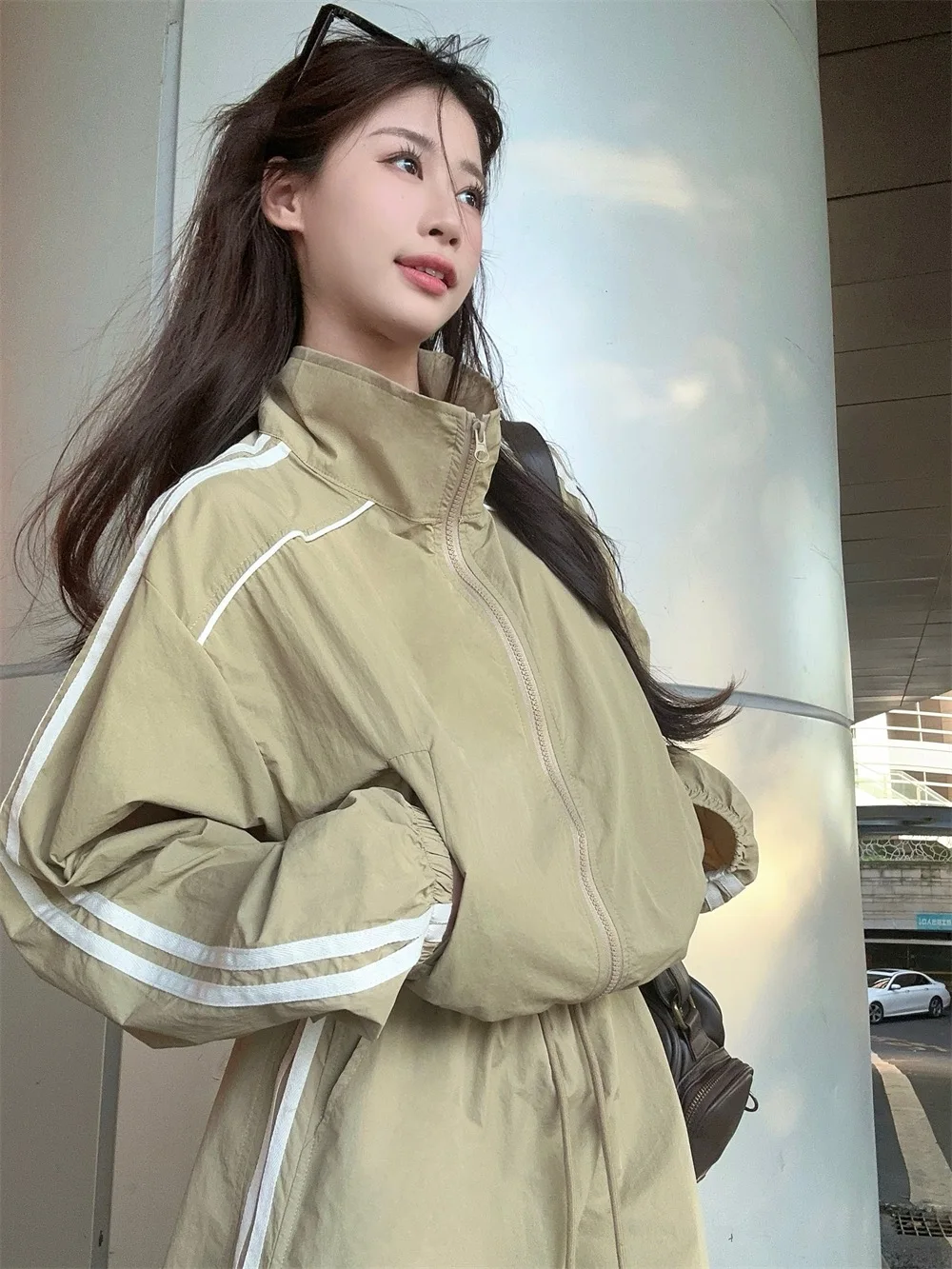 

Лето 2029, женский американский воротник-стойка, солнцезащитный костюм из двух предметов, юбка, рабочая одежда, длинная свевая молния