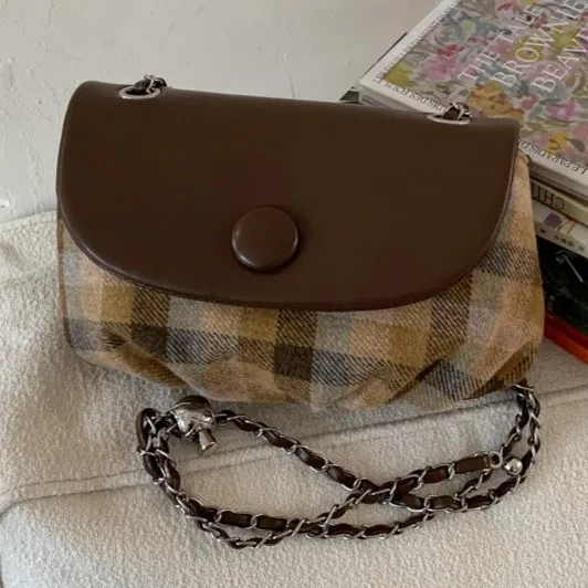 

Новая винтажная квадратная женская сумка 2025 года, шикарная сумка через плечо, минималистичная универсальная сумка, изысканная и практичная ​