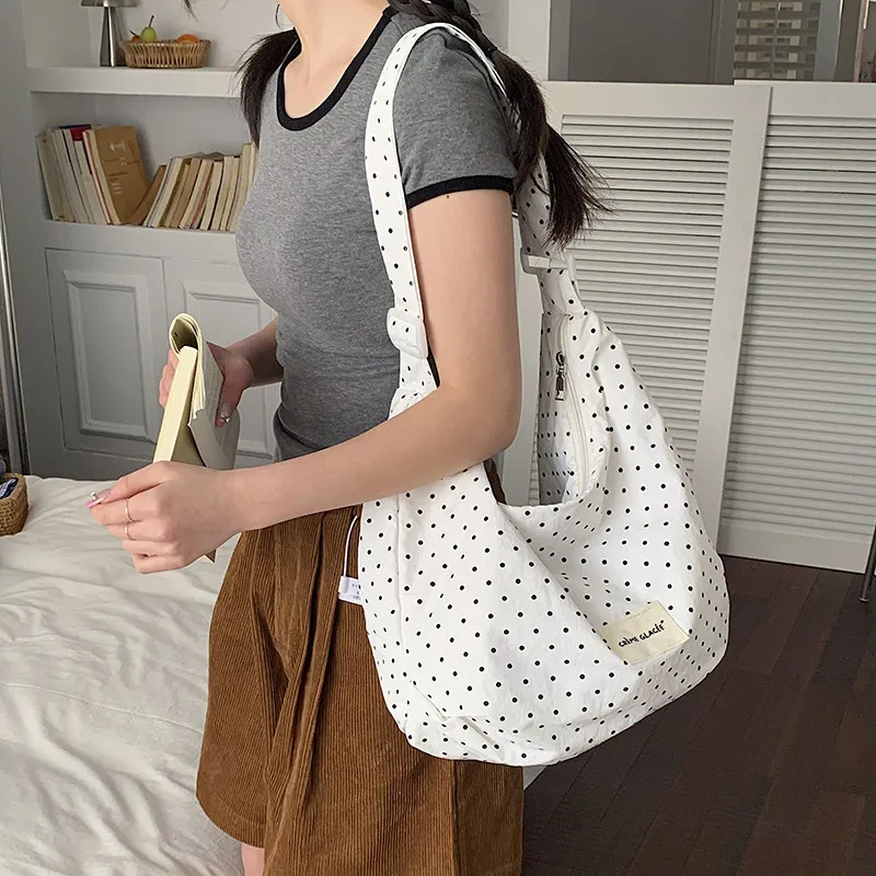 

Korean Style Women Shoulder Crossbody Bag Fashion Polka Dot Canvas Underarm Bag New Versatile Large Capacity Commuting Tote Bag