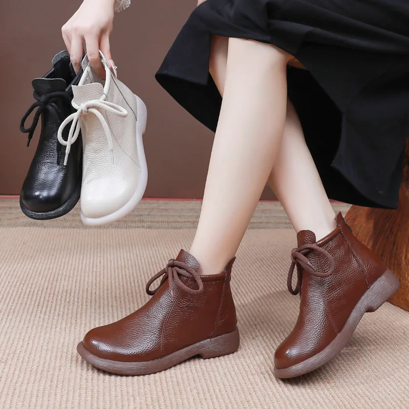 

Women's shoes 2026 new flat bottomed short boots soft top soft sole middle-aged women's leather boots cowhide