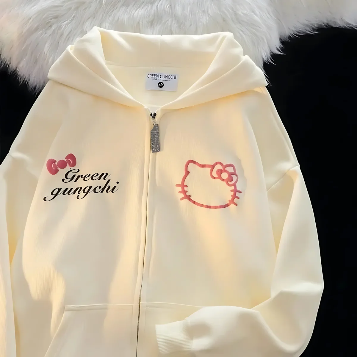 Sanrio Kawaii Hello Kitty พิมพ์ซิป Hooded Sweatshirt อะนิเมะการ์ตูนนักเรียน Plus กํามะหยี่ Ins หลวมอเนกประสงค์ Niche แจ็คเก็ต