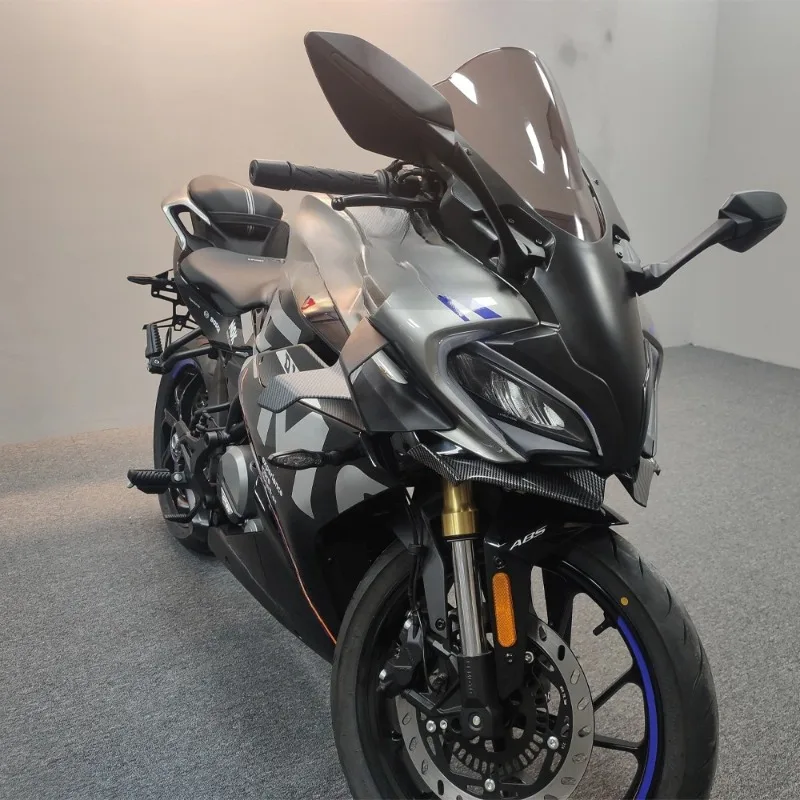 

Детали подходят для модификации Spring Breeze 250sr нового общего рассеивателя с фиксированным ветровым крылом GP, фиксированного углеродного волокна.